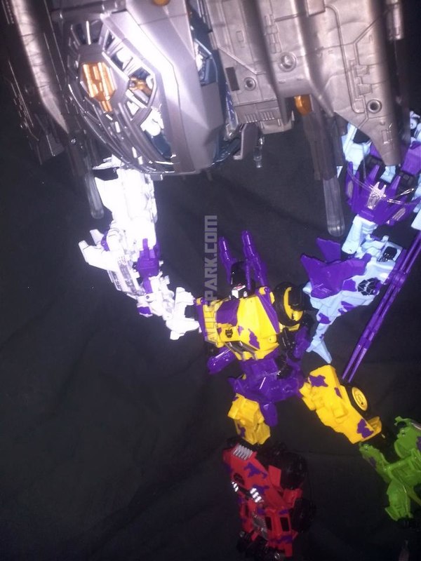 Transformers Fall Of Cybertron G2 Bruticus Out Of The Box Images  (31 of 43)